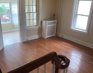 935 Macdade Boulevard - Photo Thumbnail 1