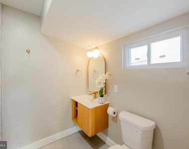 202 N Aberdeen Avenue - Photo Thumbnail 8