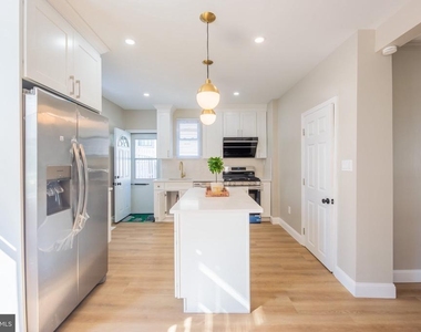 202 N Aberdeen Avenue - Photo Thumbnail 5