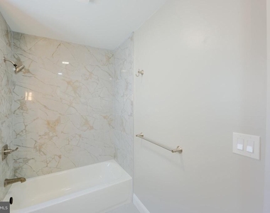 202 N Aberdeen Avenue - Photo Thumbnail 10