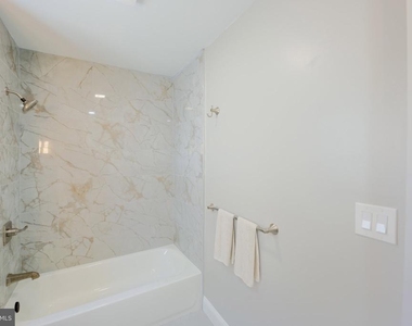 202 N Aberdeen Avenue - Photo Thumbnail 13
