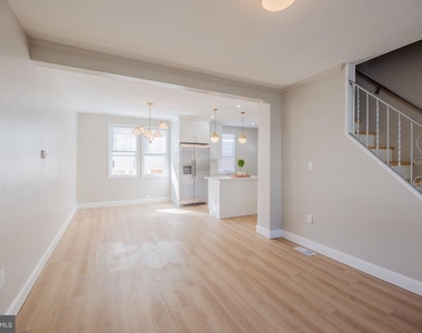 202 N Aberdeen Avenue - Photo Thumbnail 2