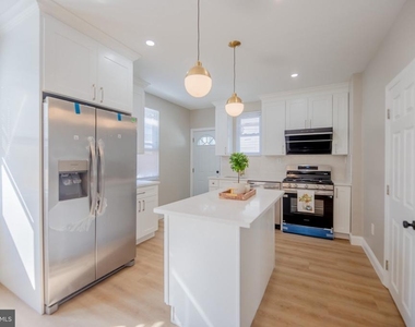 202 N Aberdeen Avenue - Photo Thumbnail 4