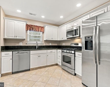 506 Coachwood Court - Photo Thumbnail 18