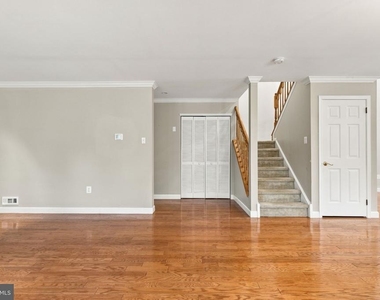 506 Coachwood Court - Photo Thumbnail 4