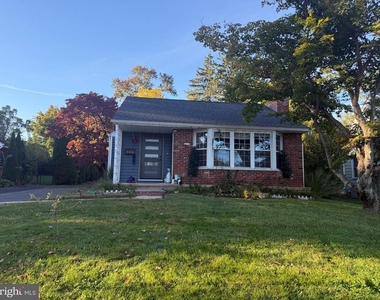 398 Franklin Avenue - Photo Thumbnail 1