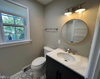 398 Franklin Avenue - Photo Thumbnail 8