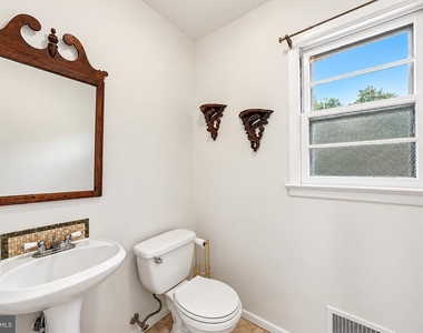 292 Glenn Avenue - Photo Thumbnail 10