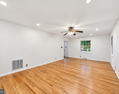 292 Glenn Avenue - Photo Thumbnail 4