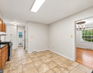 292 Glenn Avenue - Photo Thumbnail 9