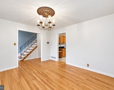 292 Glenn Avenue - Photo Thumbnail 6