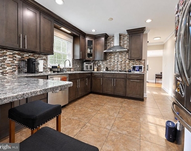 316 Evelyn Avenue - Photo Thumbnail 6
