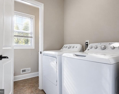 316 Evelyn Avenue - Photo Thumbnail 12