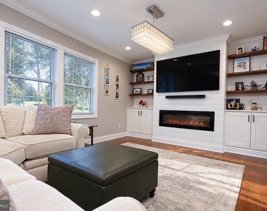 316 Evelyn Avenue - Photo Thumbnail 4
