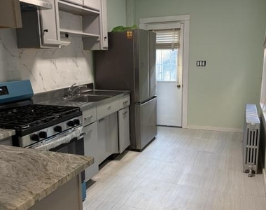 247 5th Avenue - Photo Thumbnail 2