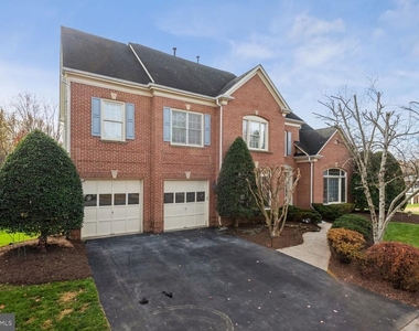 9724 Clagett Farm Drive - Photo Thumbnail 1