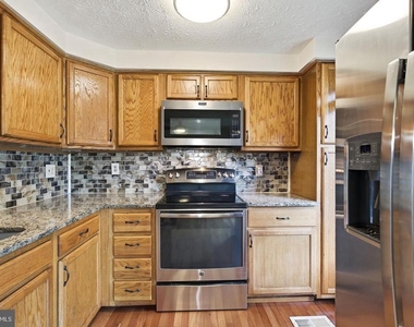 7545 Brenish Drive - Photo Thumbnail 14