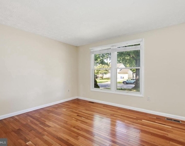 7545 Brenish Drive - Photo Thumbnail 3
