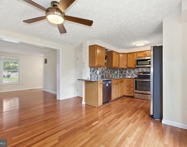 7545 Brenish Drive - Photo Thumbnail 8