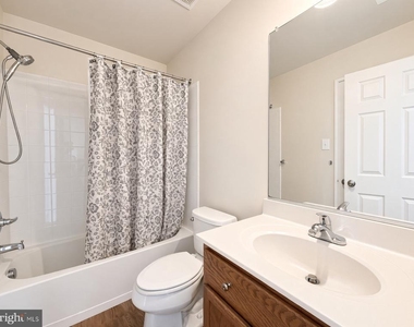 215 Marley Street - Photo Thumbnail 7