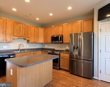 215 Marley Street - Photo Thumbnail 21
