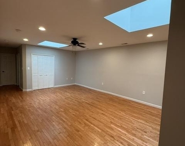 1952 3rd Street Ne - Photo Thumbnail 2
