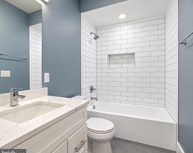 1605 Holbrook Street Ne - Photo Thumbnail 5