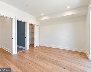 1605 Holbrook Street Ne - Photo Thumbnail 4