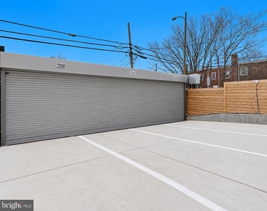 1605 Holbrook Street Ne - Photo Thumbnail 8