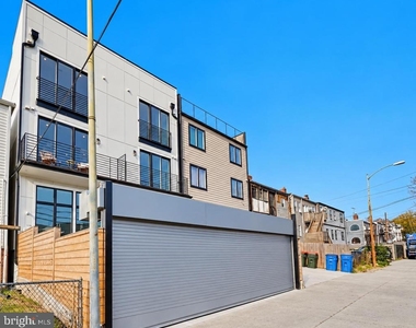 1605 Holbrook Street Ne - Photo Thumbnail 9