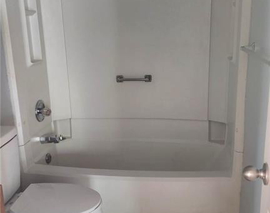 523 Crooked Creek Court - Photo Thumbnail 7