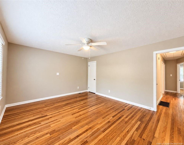 1905 White Street - Photo Thumbnail 4