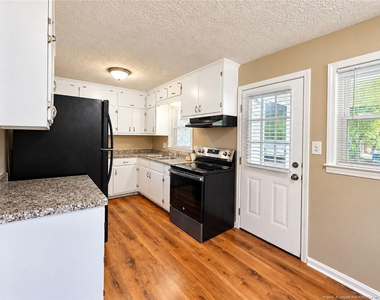 1905 White Street - Photo Thumbnail 2