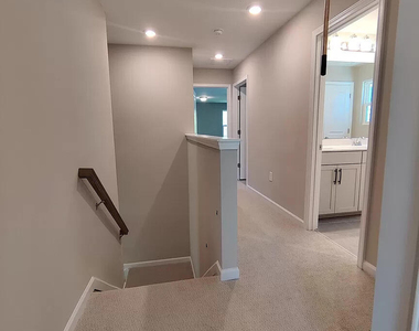 704 Sage Oak Lane - Photo Thumbnail 32