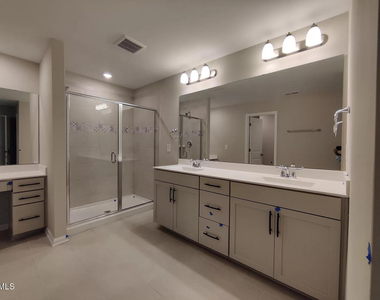 704 Sage Oak Lane - Photo Thumbnail 25