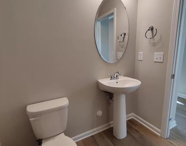 704 Sage Oak Lane - Photo Thumbnail 33