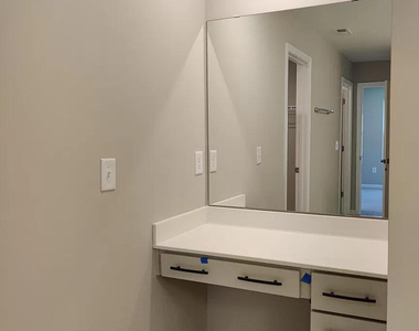 704 Sage Oak Lane - Photo Thumbnail 26