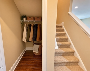 1422 Glenwater Drive - Photo Thumbnail 9