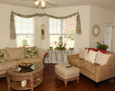 801 Trendy Lane - Photo Thumbnail 6