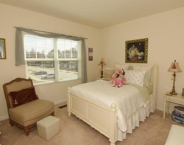 801 Trendy Lane - Photo Thumbnail 16