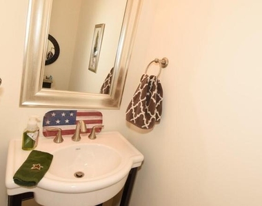 801 Trendy Lane - Photo Thumbnail 18