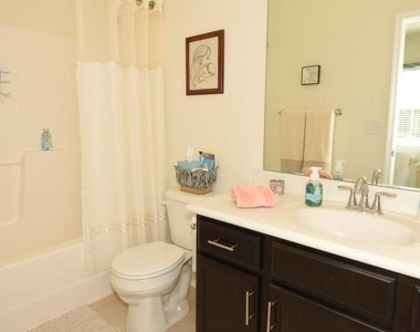 801 Trendy Lane - Photo Thumbnail 15