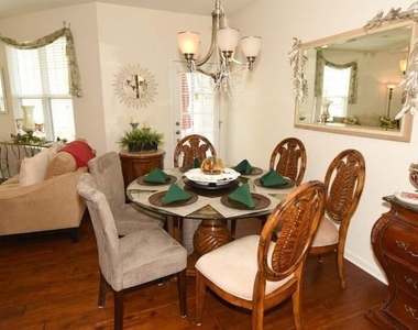 801 Trendy Lane - Photo Thumbnail 8