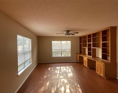 1172 Southern Pl - Photo Thumbnail 9