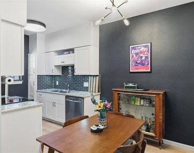 203 E 31st St - Photo Thumbnail 4