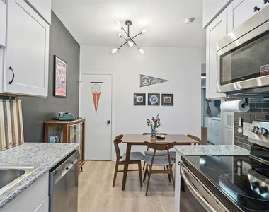 203 E 31st St - Photo Thumbnail 5