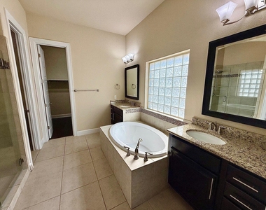 9605 Brians Path - Photo Thumbnail 16