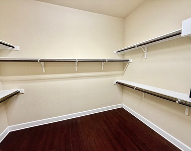 9605 Brians Path - Photo Thumbnail 19