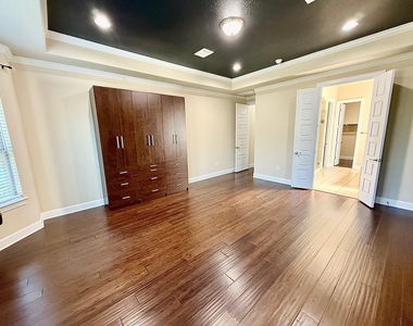 9605 Brians Path - Photo Thumbnail 15