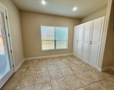 9605 Brians Path - Photo Thumbnail 6
